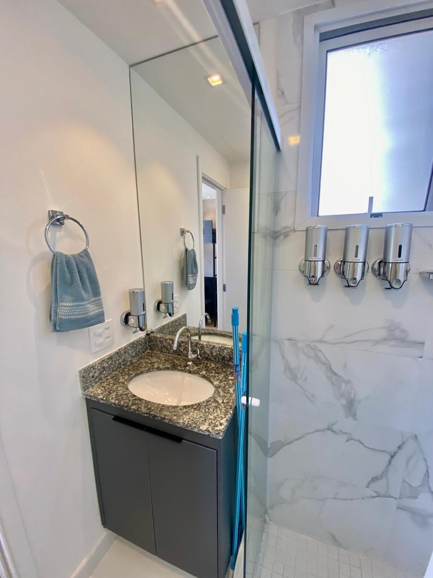 Apartamento Magnifico Em Frente Ao Metro Bras ! *