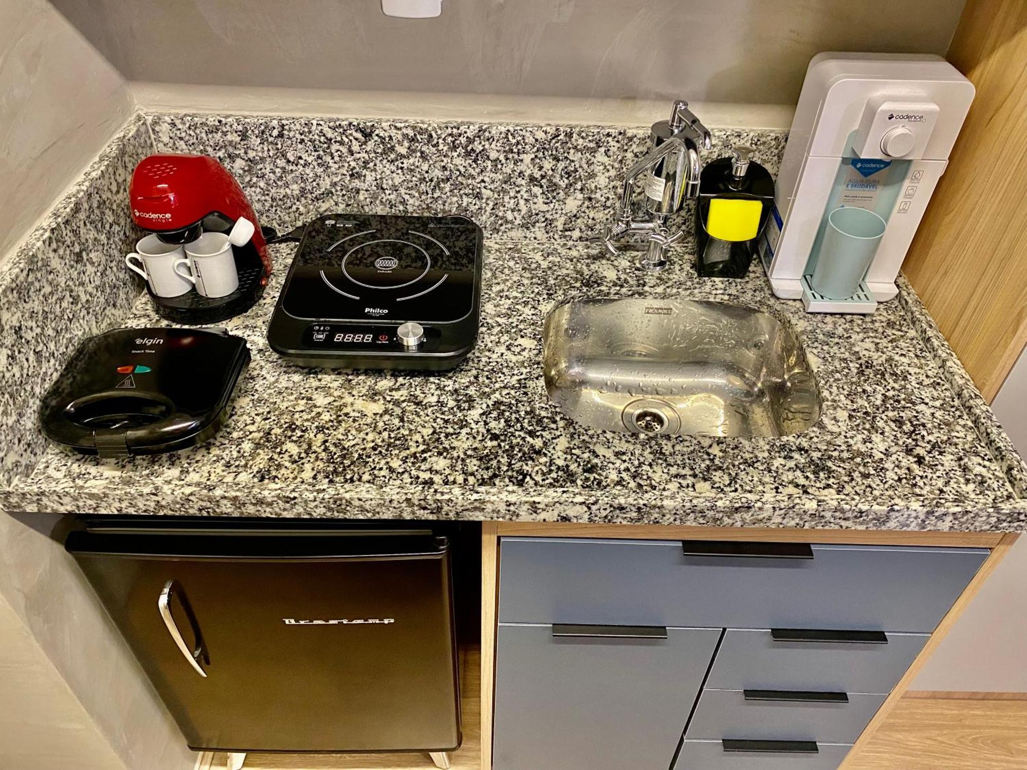 Apartamento Magnifico Em Frente Ao Metro Bras !